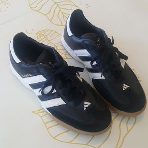 Adidas Samba sneaks